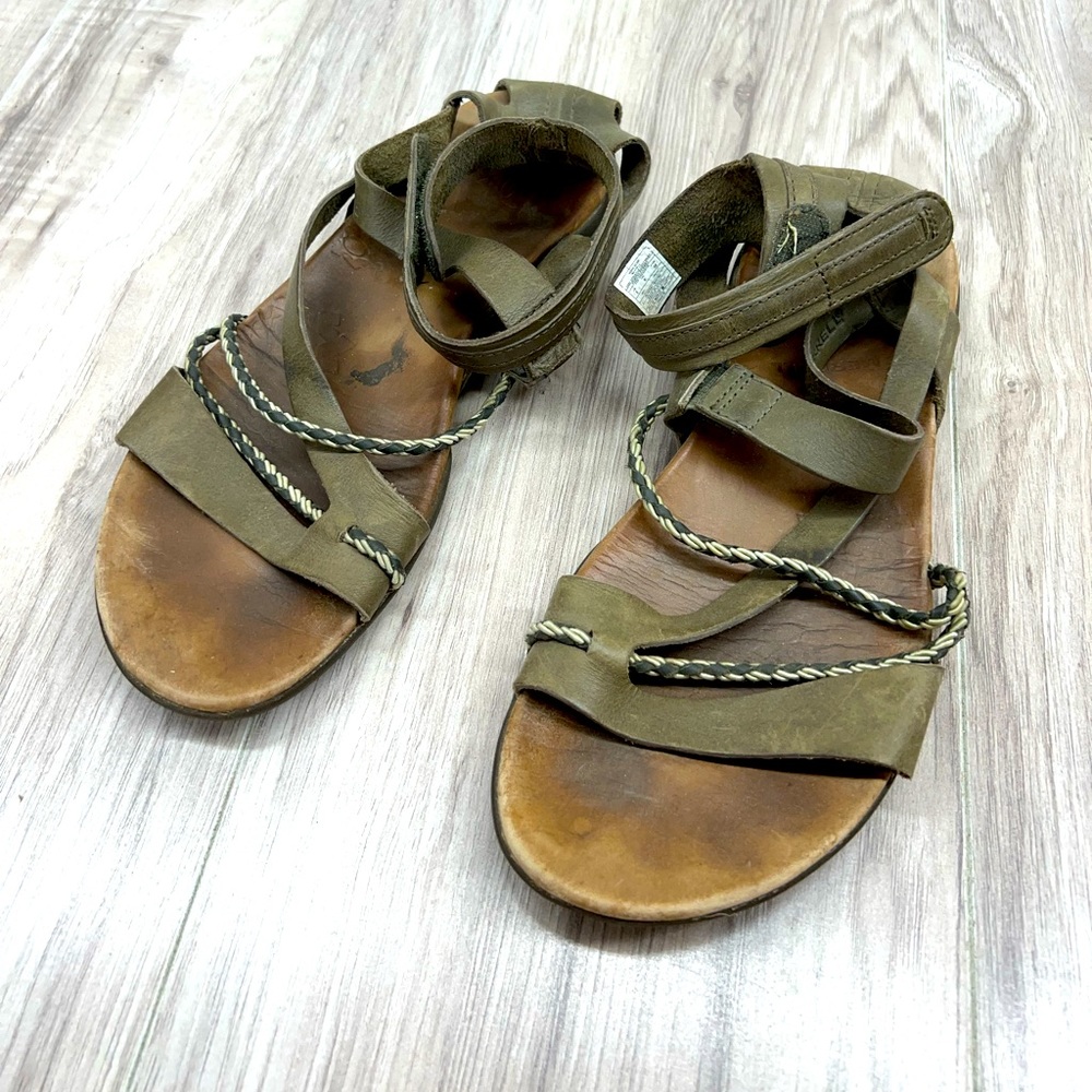Woman’s leather merrell sandals- 8